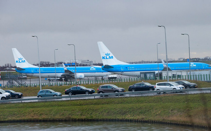 Ολλανδικό δικαστήριο ενέκρινε την προσφυγή περιβαλλοντικής οργάνωσης κατά της KLM για «πράσινο ξέπλυμα»