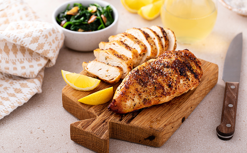 5 νόστιμοι τρόποι για να χρησιμοποιήσεις το φιλέτο στήθους κοτόπουλου σε γεύματα υψηλής πρωτεΐνης