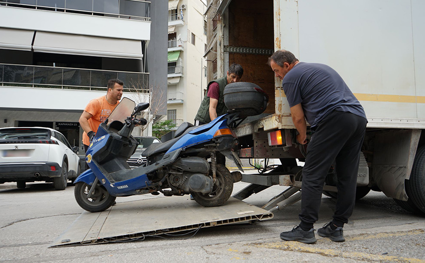 Νέα επιχείρηση απομάκρυνσης δικύκλων που ήταν εγκαταλελειμμένα στους δρόμους της Θεσσαλονίκης