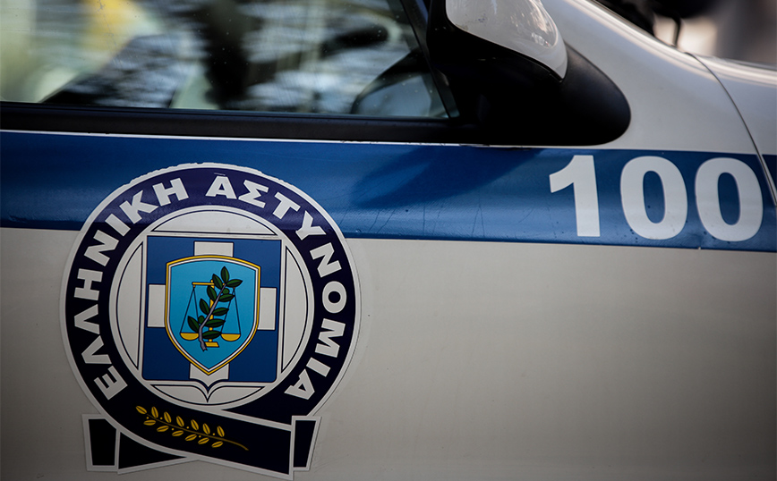 Μπούκαραν μέρα μεσημέρι σε ψιλικατζίδικο της Θεσσαλονίκης και απείλησαν τον υπάλληλο με σύριγγα