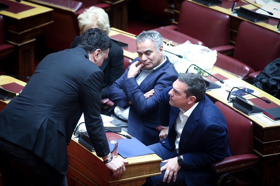 Με μόλις 48 βουλευτές που διαθέτει πλέον ο ΣΥΡΙΖΑ χάνει το δικαίωμα κατάθεσης πρότασης μομφής