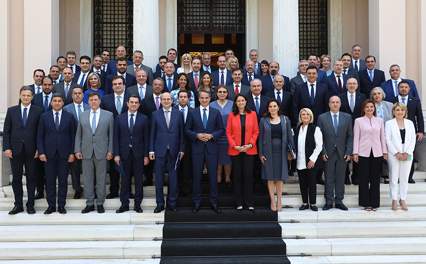 Το πρώτο υπουργικό της νέας κυβέρνησης μέσα από 15 φωτογραφίες