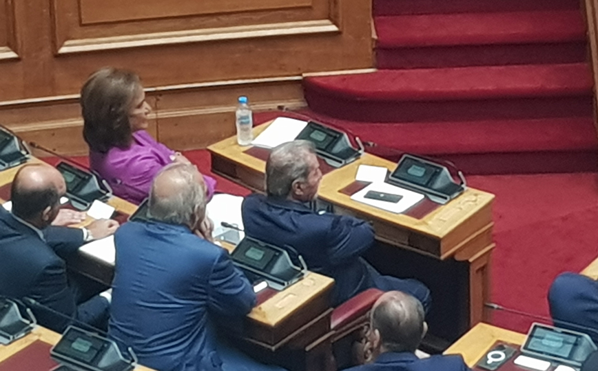 Τραγάκης: Συγκινημένος προσήλθε στη Βουλή ο αρχαιότερος εν ενεργεία βουλευτής