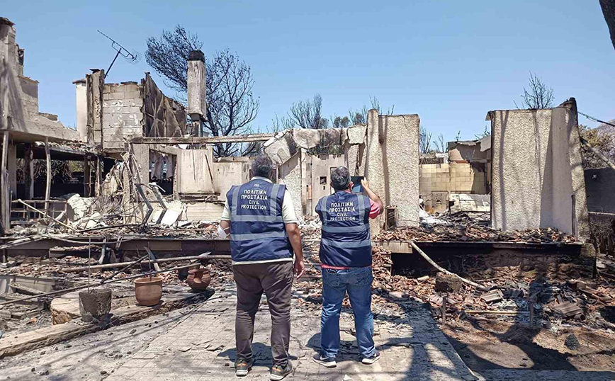 Ξεκίνησε η καταγραφή των ζημιών από την πυρκαγιά στα σπίτια της Σαρωνίδας