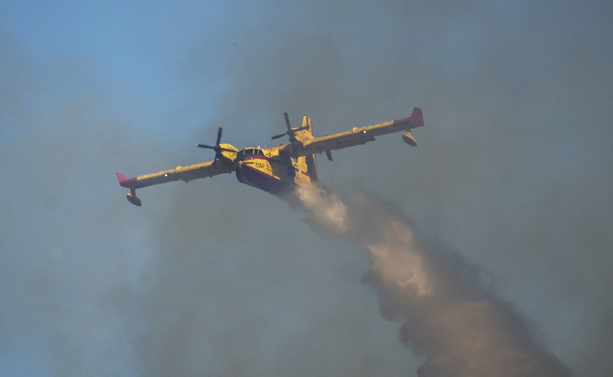 Η Ευρωπαϊκή Ένωση στέλνει 7 αεροπλάνα και 1 ελικόπτερο στην Ελλάδα – Περισσότεροι από 100 πυροσβέστες από Ρουμανία και Τσεχία