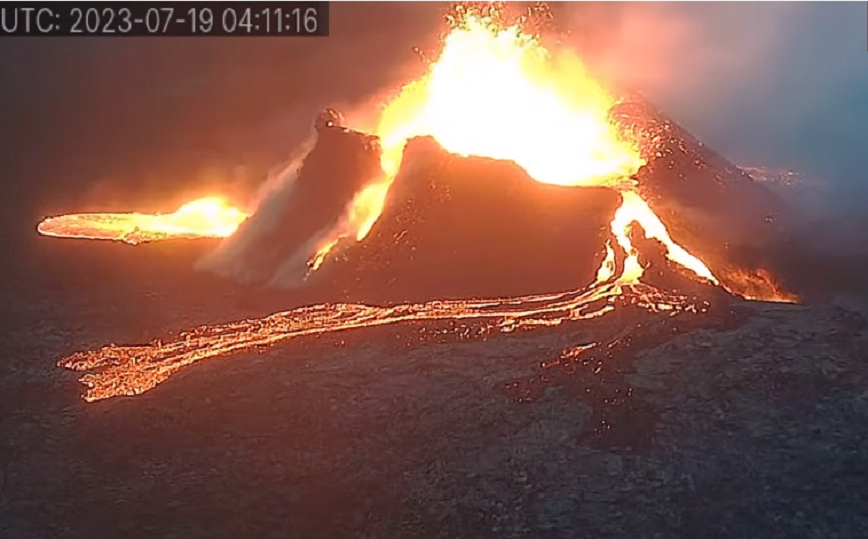 Βίντεο με τη στιγμή που καταρρέει ο κρατήρας στο ηφαίστειο της Ισλανδίας