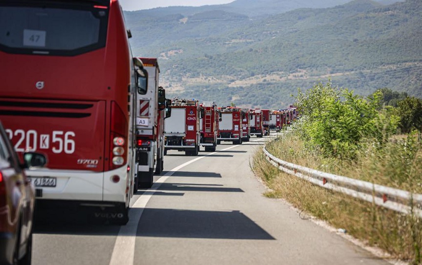 Έφτασαν οι ενισχύσεις – Στην Ελλάδα βρίσκεται το κομβόι των 149 Πολωνών πυροσβεστών με τα 49 οχήματα