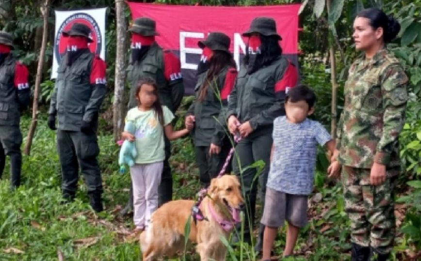 Κολομβία: Ο ELN προχώρησε σε απελευθέρωση υπαξιωματικού – Κρατούνταν μαζί με τα δύο παιδιά της