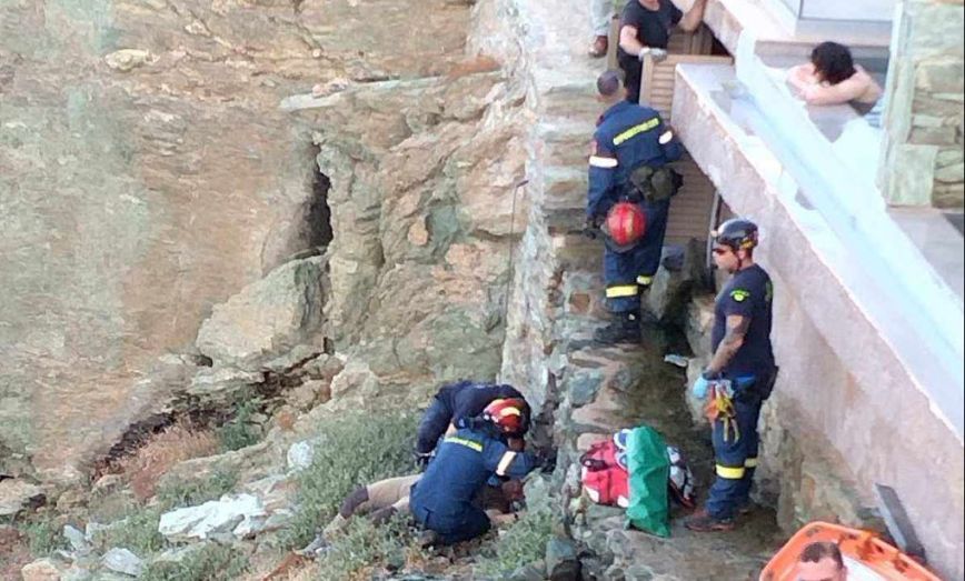 Κρήτη: Άντρας που έκανε εργασίες σε ξενοδοχείο έπεσε από ύψος σε βράχια στην περιοχή της Αγίας Πελαγίας 