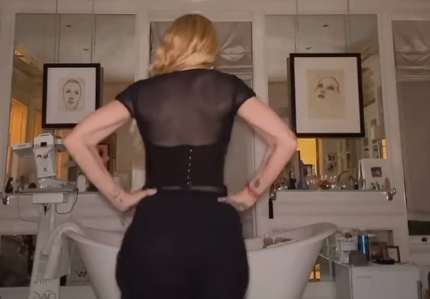 Η Madonna έχει αναρρώσει πλήρως από τη σοβαρή περιπέτεια της υγείας της και το έριξε στο χορό