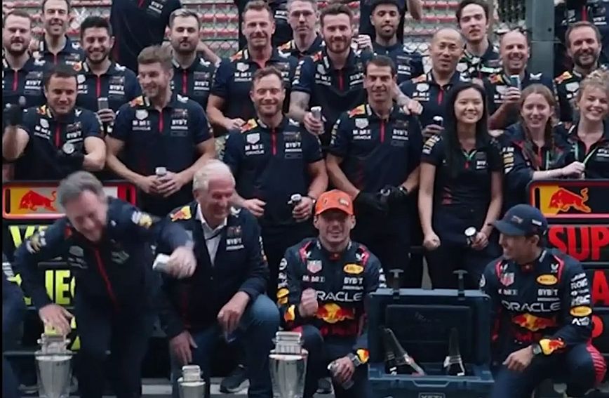 Formula 1: Οι άνθρωποι της Red Bull πανηγύρισαν λίγο υπερβολικά και έσπασαν το τρόπαιο που κέρδισαν