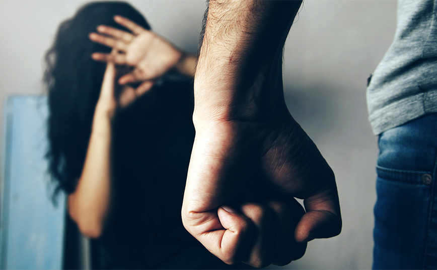Νέο περιστατικό ενδοοικογενειακής βίας: 56χρονος ξυλοκόπησε τη 45χρονη σύζυγό του στα Γρεβενά