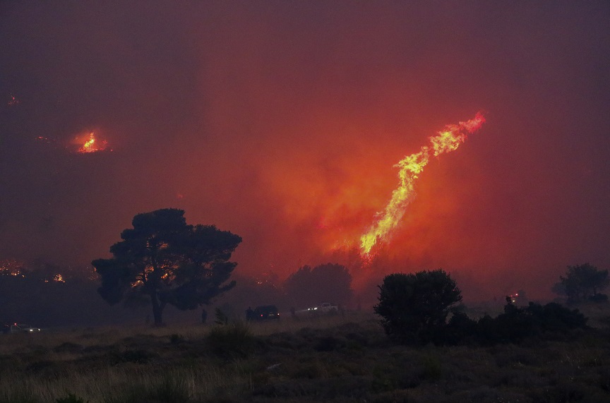 Φωτιά στην Πάρνηθα: Τι είναι το φαινόμενο του πυρονέφους που δημιουργήθηκε