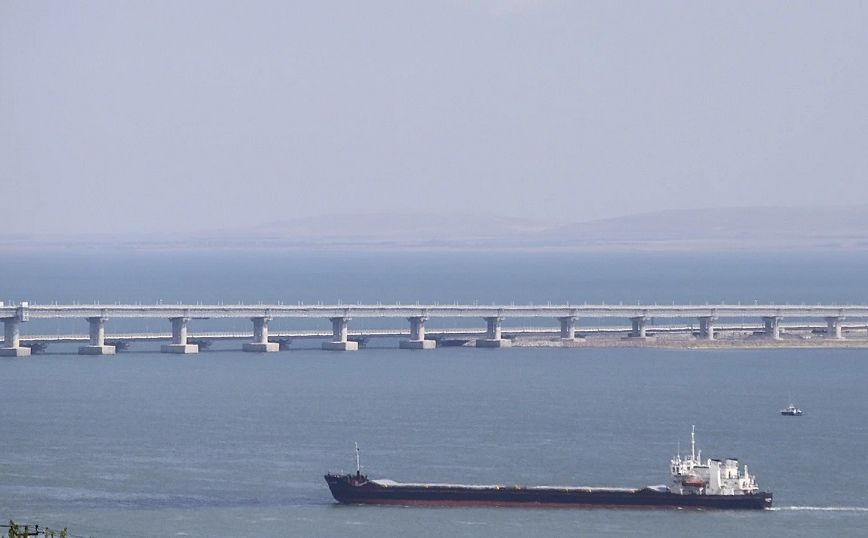 Πόλεμος στην Ουκρανία: Πληροφορίες για επίθεση με drone σε δεξαμενόπλοιο κοντά στη γέφυρα Ρωσίας-Κριμαίας