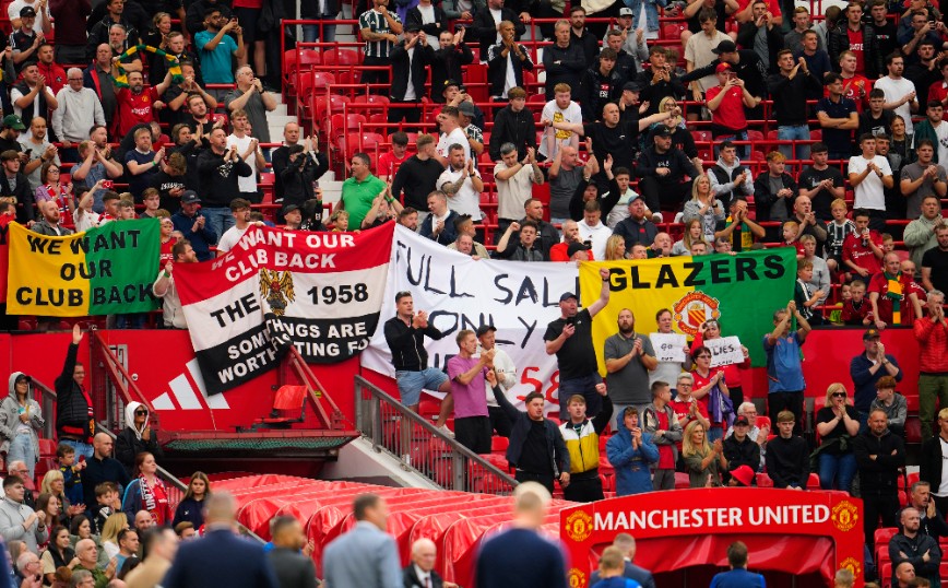 Μάντσεστερ Γιουνάιτεντ: Οι οπαδοί της εγκαταλείπουν πρόωρα το γήπεδο πιο συχνά από όλους