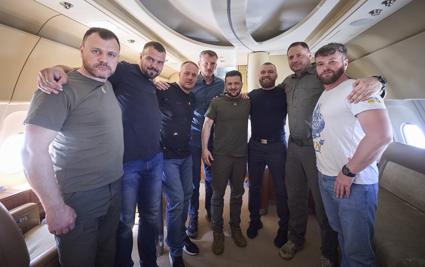 Οι διοικητές του Τάγματος Αζόφ ανταλλάχθηκαν με Ρώσους πιλότους, υποστηρίζει το Ινστιτούτο Ερευνών Ρωσίας
