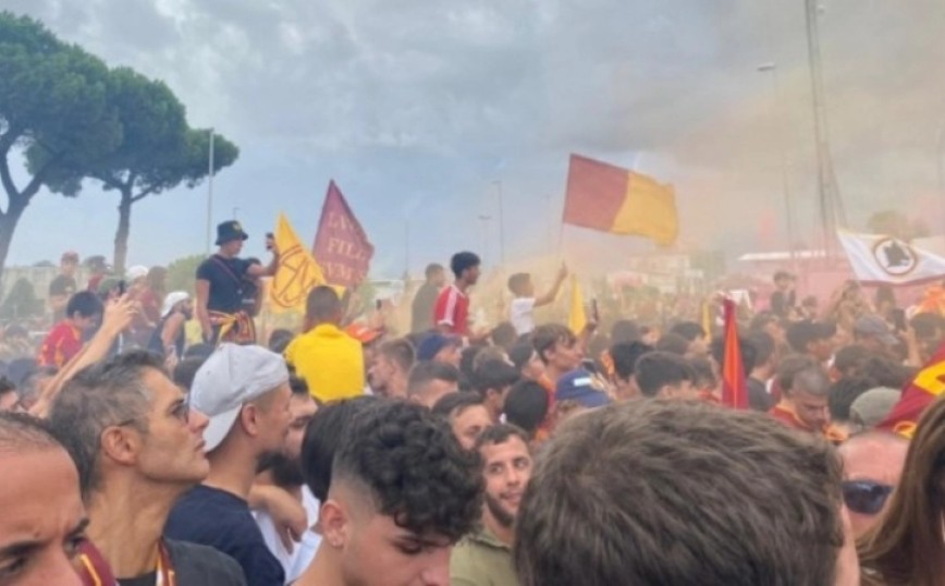 Ρόμα: Χαμός από 5.000 οπαδούς στην υποδοχή του Λουκάκου