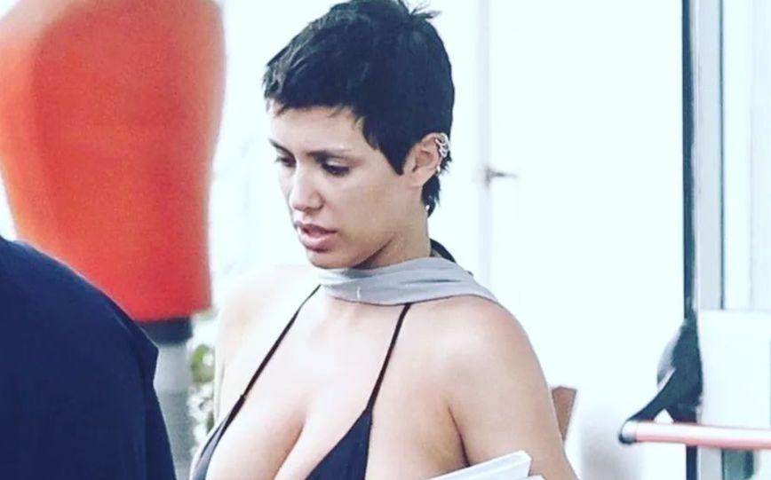 Η σχεδόν γυμνή εμφάνιση της Bianca Censori στους δρόμους της Ιταλίας στο πλευρό του Kanye West