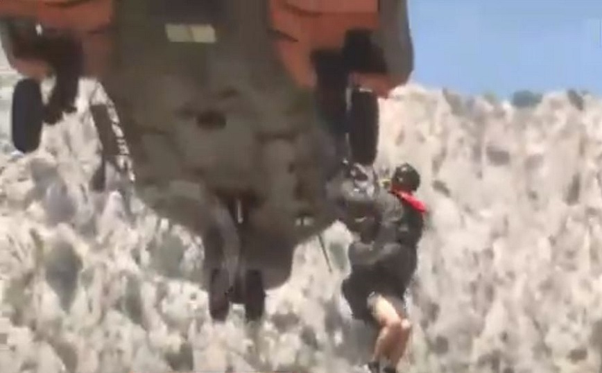 Βίντεο – ντοκουμέντο από τη δραματική επιχείρηση απεγκλωβισμού με ελικόπτερο Super Puma από τη Μονή Κλειστών