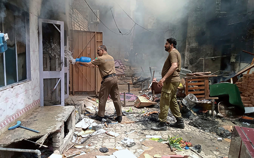 Πλήθος μουσουλμάνων επιτέθηκε σε χριστιανική κοινότητα του Πακιστάν &#8211; Έκαψαν εκκλησίες και έκαναν πλιάτσικο σε σπίτια