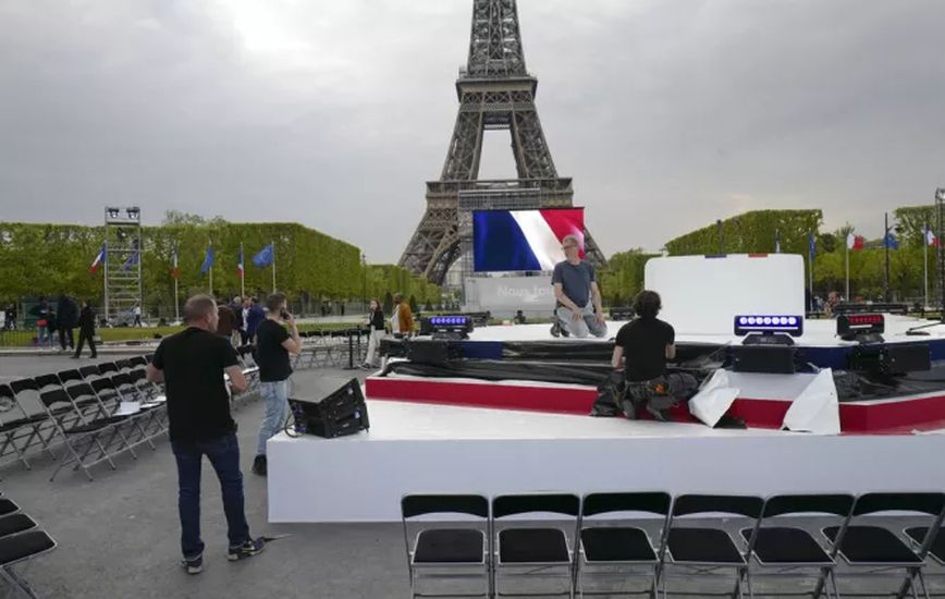 Παρίσι: Λήξη συναγερμού στον Πύργο του Άιφελ &#8211; Το δημοφιλές μνημείο άνοιξε και πάλι για το κοινό