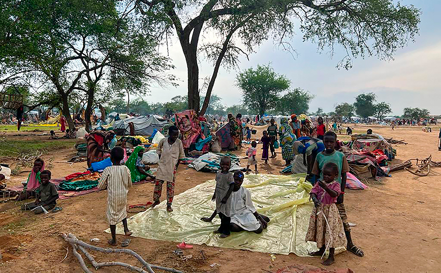 Πόλεμος στο Σουδάν: Εκατοντάδες άμαχοι φεύγουν για να σωθούν από επίθεση παραστρατιωτικών στο Νταρφούρ