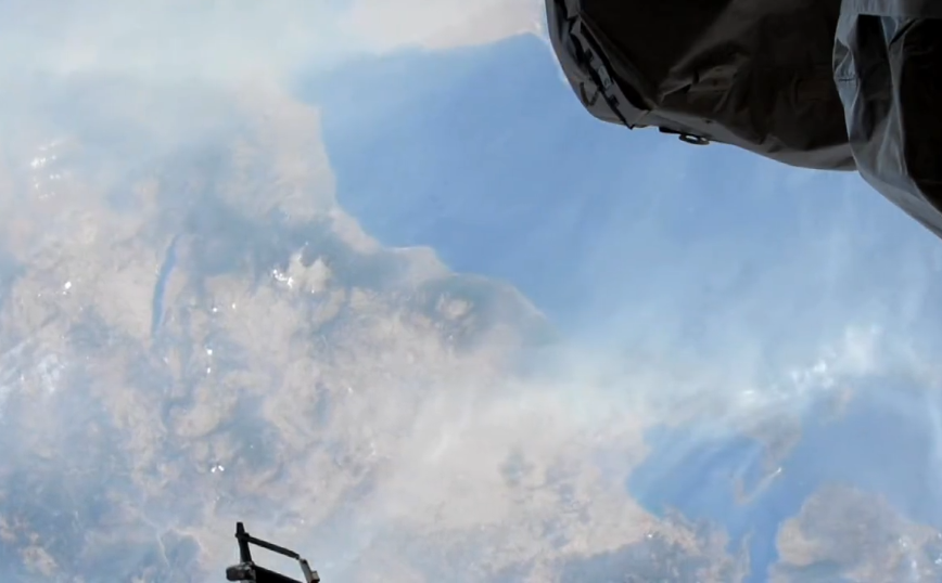 Σκεπάστηκε με καπνούς η Ελλάδα &#8211; Δείτε εικόνα που τραβήχτηκε από τον Διεθνή Διαστημικό Σταθμό