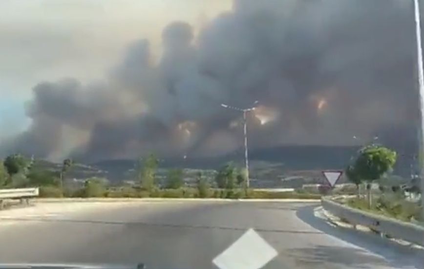 Φωτιά στην Τουρκία: Ξανάνοιξαν τα Δαρδανέλια &#8211; Επτά χωριά και πανεπιστημιούπολη εκκενώθηκαν