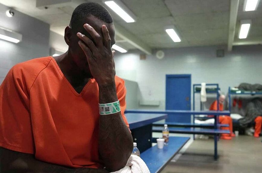 ΟΗΕ: Συστηματικός ρατσισμός στις φυλακές των ΗΠΑ &#8211; Γυναίκες γεννούν δεμένες και άνδρες μένουν χρόνια στην απομόνωση