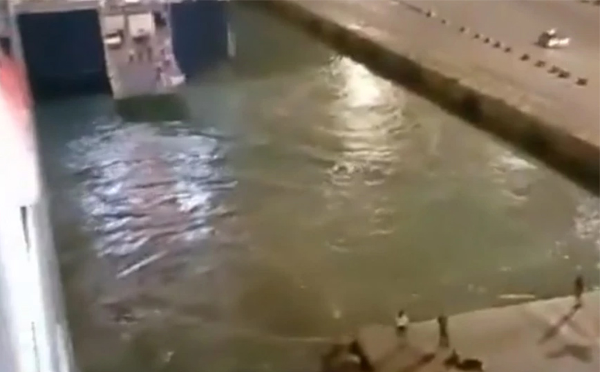 Νέο συγκλονιστικό βίντεο από την ασύλληπτη τραγωδία στο λιμάνι του Πειραιά &#8211; «Σώστε τον άνθρωπο, μαζέψτε τον»