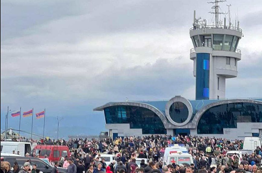 Ναγκόρνο Καραμπάχ: Χιλιάδες Αρμένιοι σπεύδουν στο τοπικό αεροδρόμιο για να εγκαταλείψουν την περιοχή