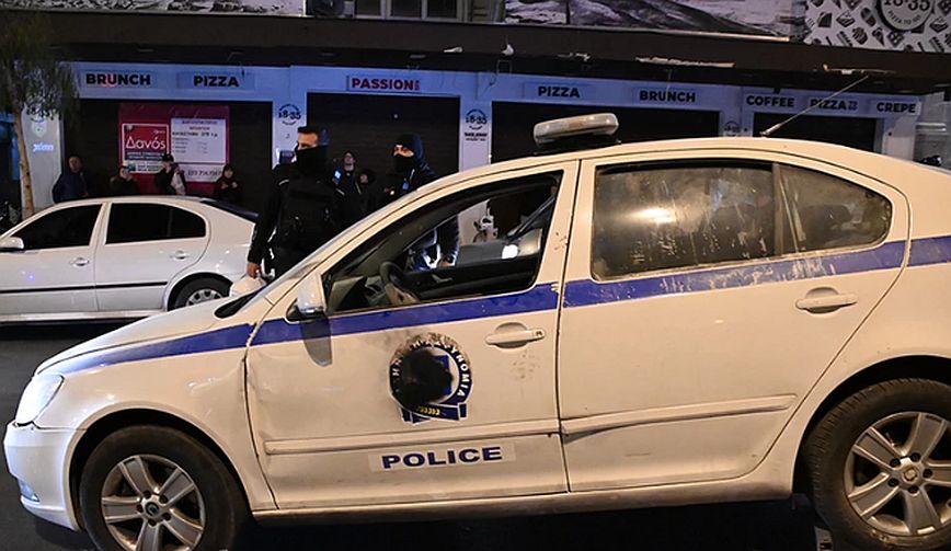 Ταυτοποιήθηκαν δύο άτομα για επίθεση σε περιπολικό κατά τη διάρκεια πορείας τον Μάρτιο στο Μοναστηράκι