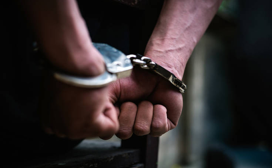 Συνελήφθη 51χρονος που κρατούσε κλειδωμένη στο σπίτι την σύντροφό του