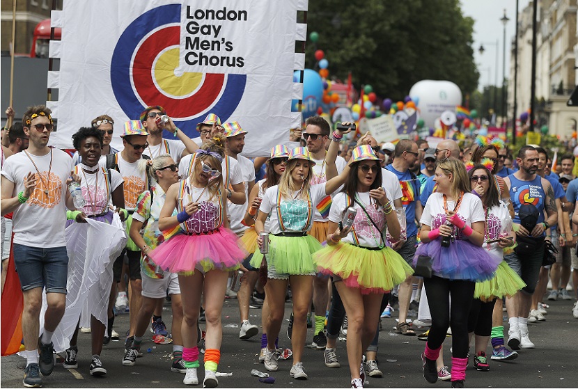 Μία στις 10 νεαρές γυναίκες στο Ηνωμένο Βασίλειο, ηλικίας 16 έως 24 ετών, δηλώνει μέλος της ΛΟΑΚΤΙ+ κοινότητας