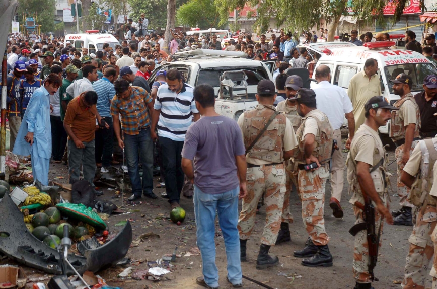 Πολλοί νεκροί και δεκάδες τραυματίες από έκρηξη σε θρησκευτική συγκέντρωση στο Πακιστάν