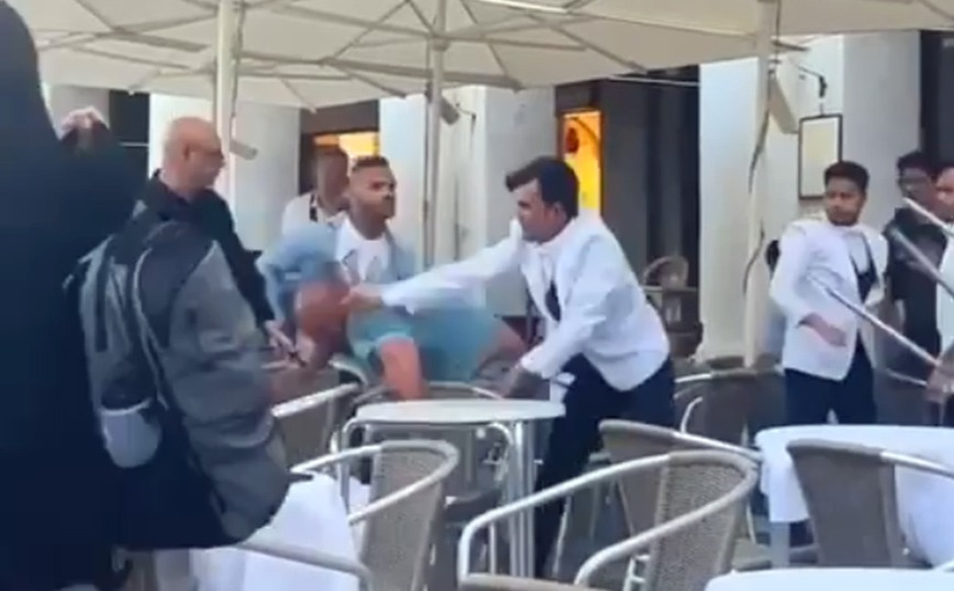 Κακός χαμός στη Βενετία: Σερβιτόροι πιάστηκαν στα χέρια με πελάτες