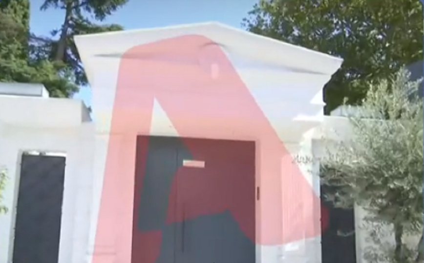 Αυτό είναι το σπίτι που μεγάλωσε ο Κασσελάκης: Το αγόρασε γνωστός εφοπλιστής και γύρισε video clip Έλληνας τράπερ