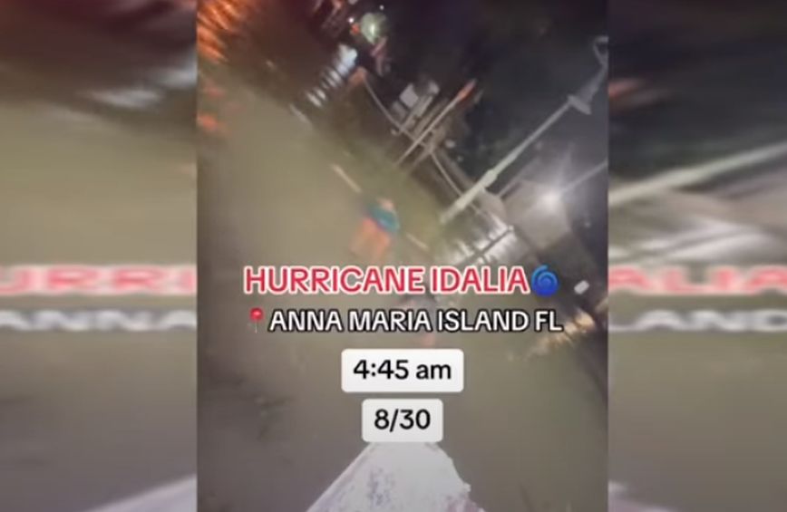 Κάτοικος της Φλόριντα κολυμπά σε πλημμυρισμένο δρόμο από τον τυφώνα και προκαλεί ανησυχία &#8211; Το viral βίντεο με την 23χρονη