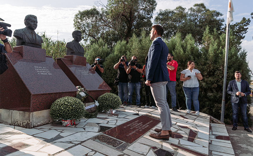 Ο Στέφανος Κασσελάκης κατέθεσε στεφάνι στο μνημείο ηρωομαρτύρων Μισιαούλη και Καβάζογλου &#8211; «Οι αγώνες τους μας εμπνέουν»