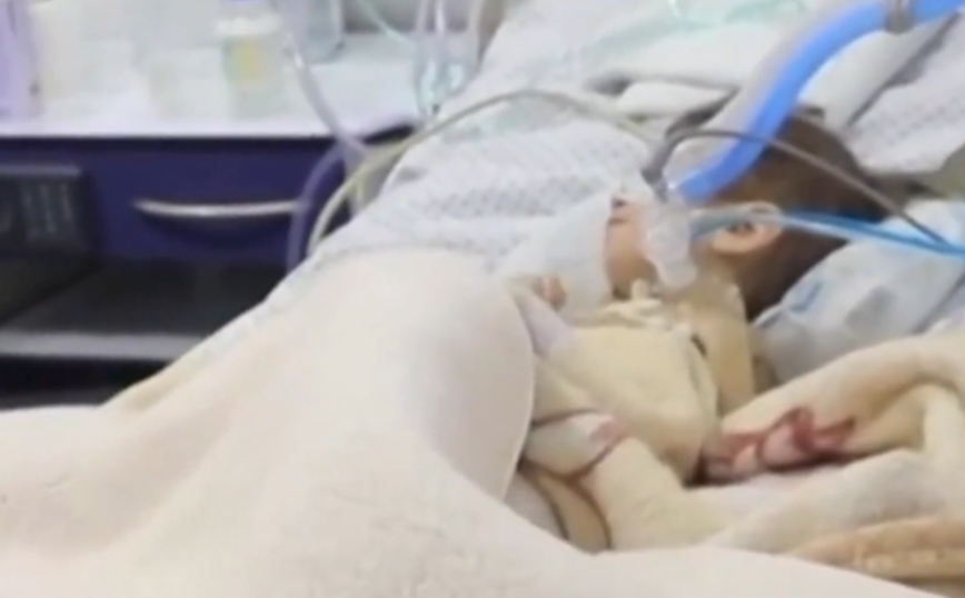 Συγκλονίζει γιατρός από νοσοκομείο της Γάζα: «Αν θέλετε να μας σκοτώσετε, σκοτώστε μας όσο συνεχίζουμε να εργαζόμαστε εδώ»