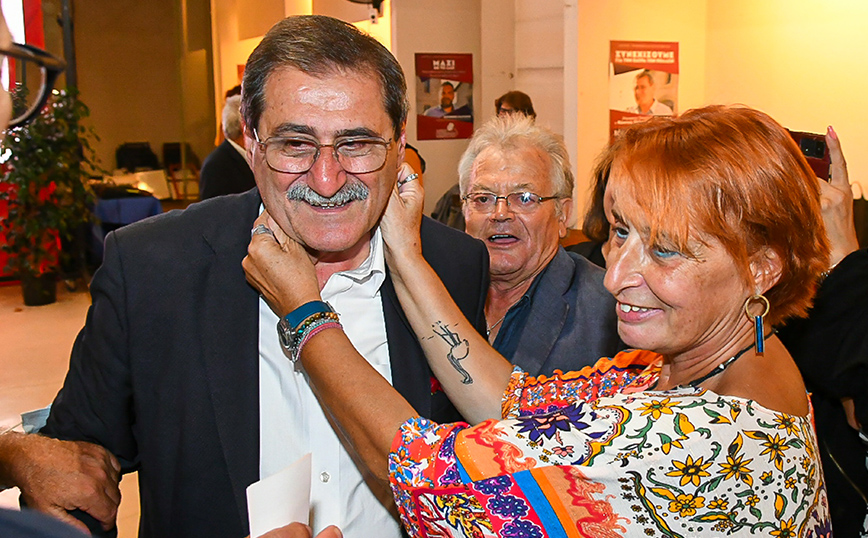 Κώστας Πελετίδης: Ποιος είναι ο δήμαρχος της Πάτρας που εκλέχθηκε για τρίτη φορά