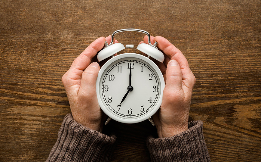 Αλλαγή ώρας 2023: Πότε γυρνάμε πίσω τα ρολόγια για να κερδίσουμε ύπνο