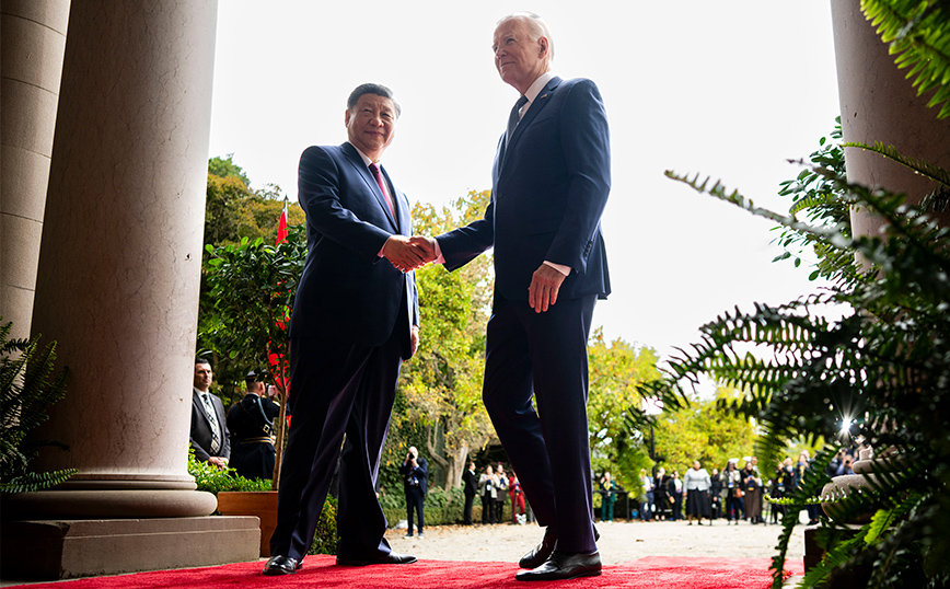 Ο Μπάιντεν επιμένει να αποκαλεί τον Σι Τζινπίνγκ «δικτάτορα» παρά τις «εποικοδομητικές και παραγωγικές» συνομιλίες τους