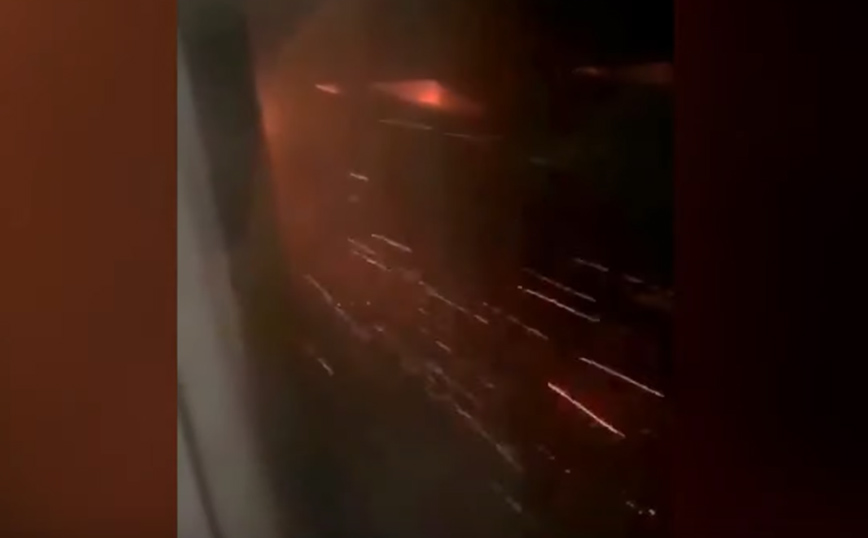 Τρόμος στον αέρα για επιβάτες αεροπλάνου που έπιασε φωτιά &#8211; Δραματικό βίντεο από το εσωτερικό της πτήσης
