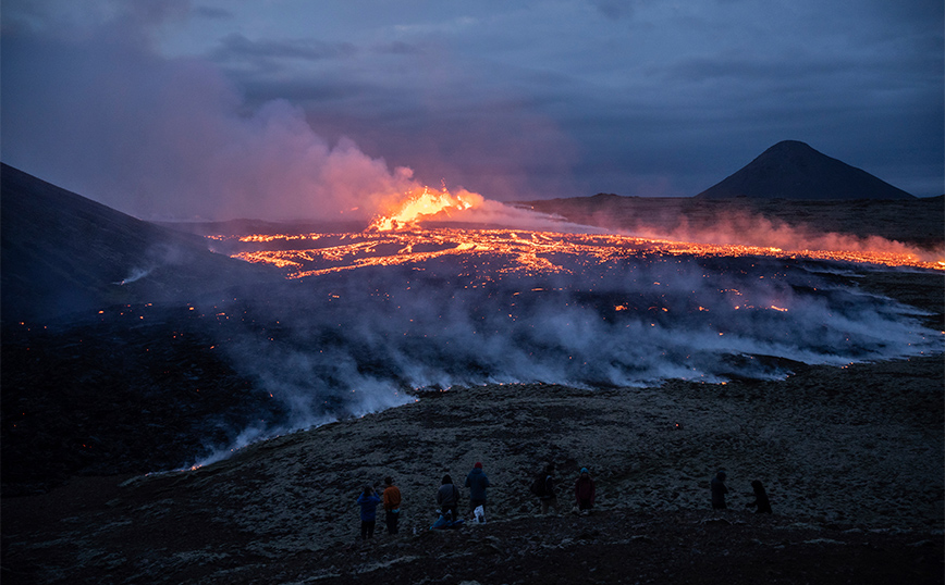 «Απειλεί» με έκρηξη το ηφαίστειο Fagradalsfjall στην Ισλανδία – Σε κατάσταση συναγερμού η πόλη Grindavík
