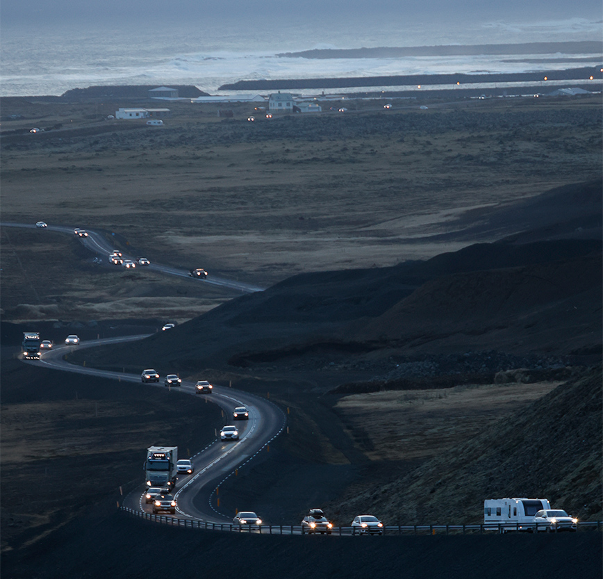 H πόλη &#8211; φάντασμα της Ισλανδίας που εκκενώθηκε λόγω του ηφαιστείου – Δρόμος άνοιξε στη μέση από τους σεισμούς