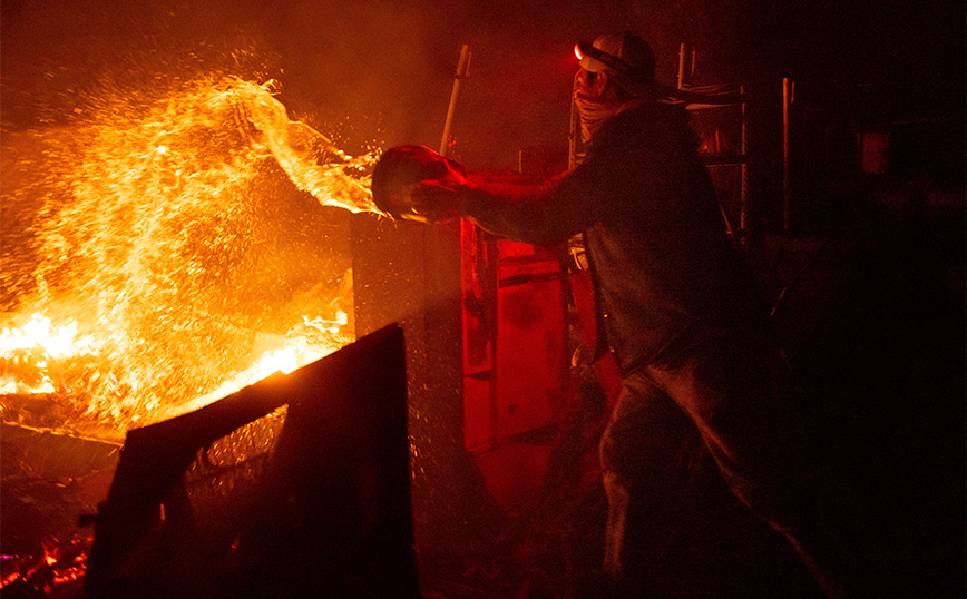 Πολίτες στην Καλιφόρνια καταπολεμούν τη φωτιά βάζοντας φωτιές &#8211; Πώς η ελεγχόμενη πυρκαγιά σώζει το οικοσύστημα