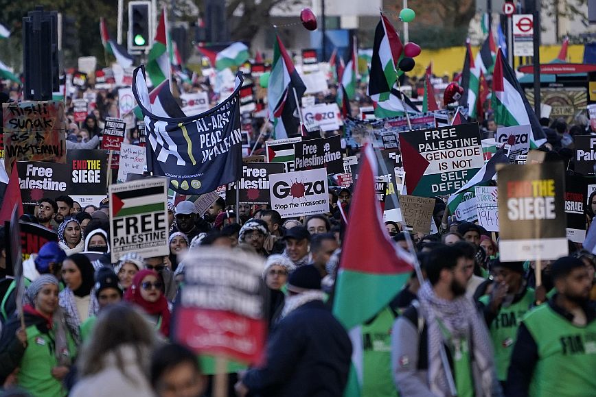 Το Λονδίνο πλημμύρισε από διαδηλωτές υπέρ της Παλαιστίνης