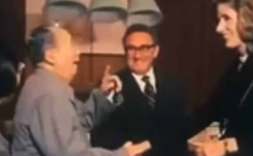 Η συνάντηση του Κίσινγκερ με τον Μάο Τσετούνγκ και η αντίδραση του δεύτερου για το ύψος της συζύγου του