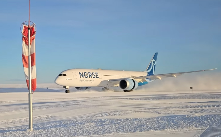Η ιστορική προσγείωση ενός Boeing 787 σε παγωμένο διάδρομο στην Ανταρτική